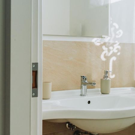 Rediesis Apartments Камерано Экстерьер фото