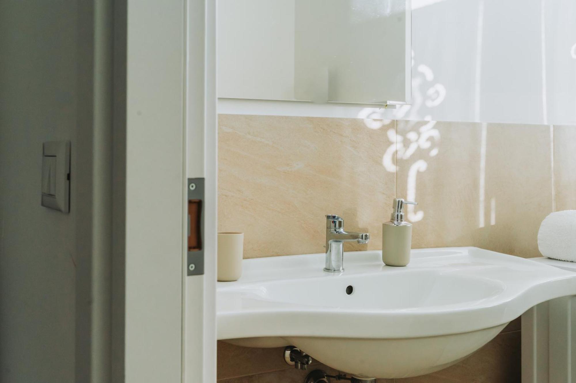 Rediesis Apartments Камерано Экстерьер фото
