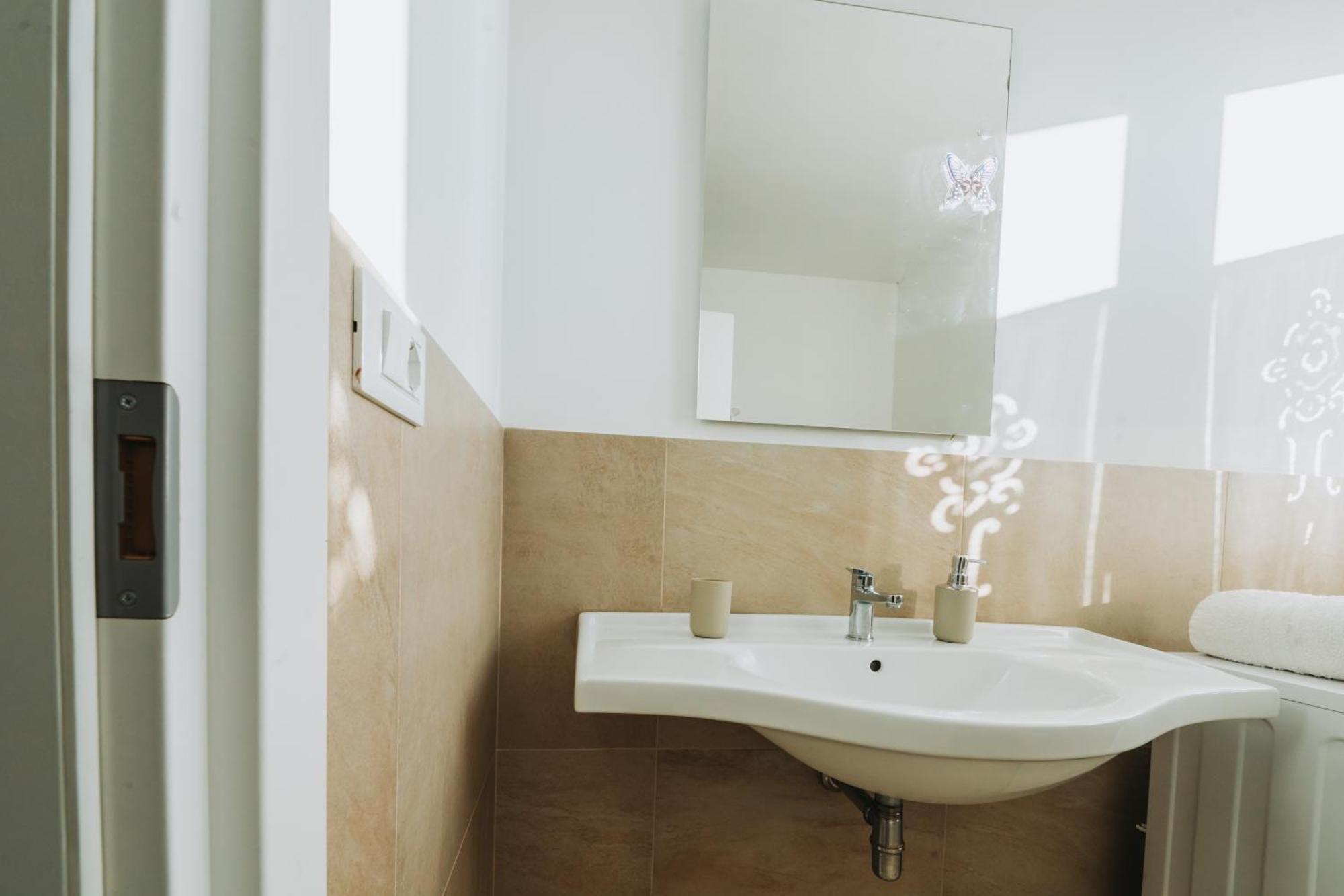 Rediesis Apartments Камерано Экстерьер фото